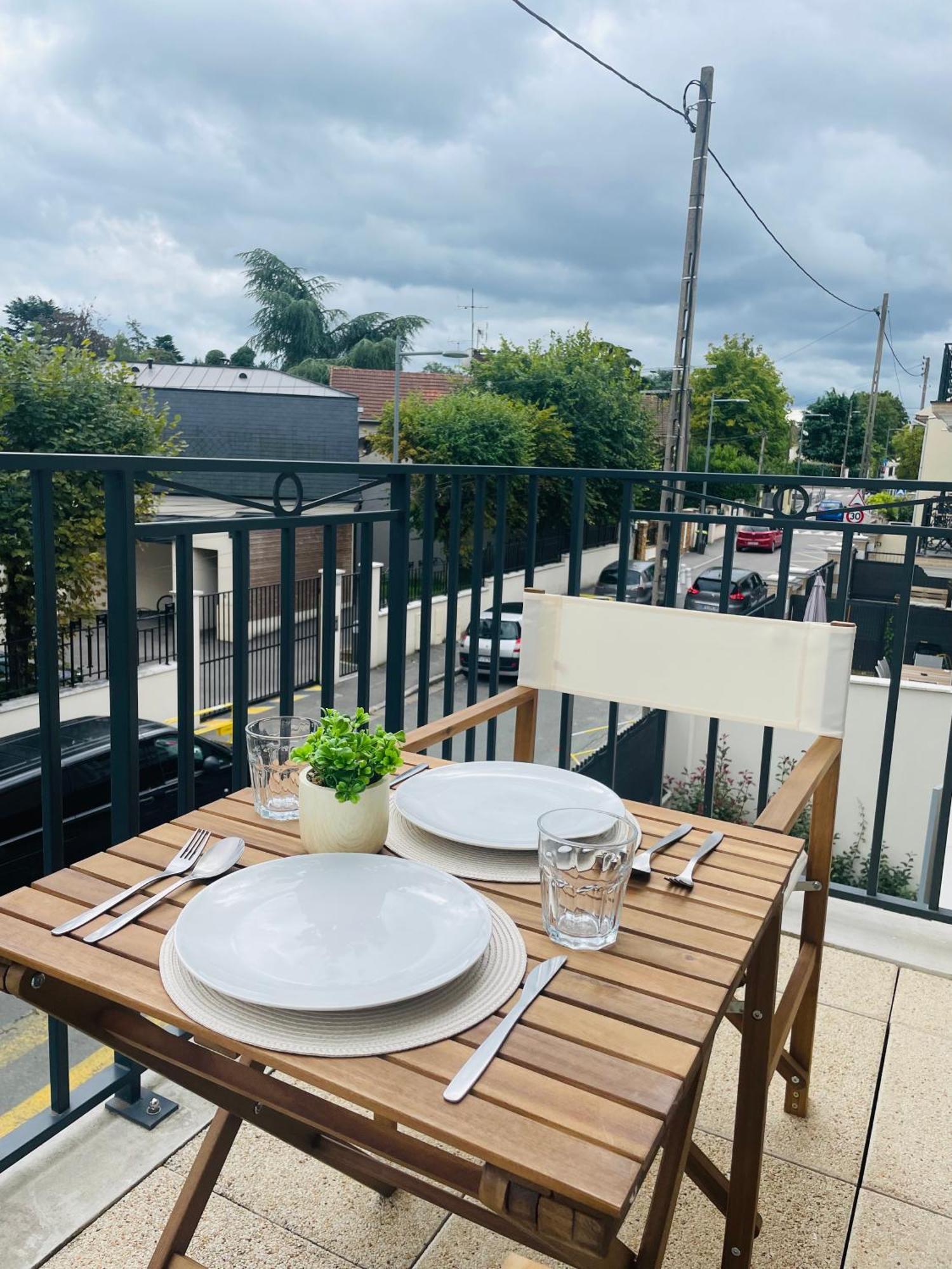 Elegant Appartement Minimaliste Entre Paris Et Disney Noisy-le-Grand Exterior photo